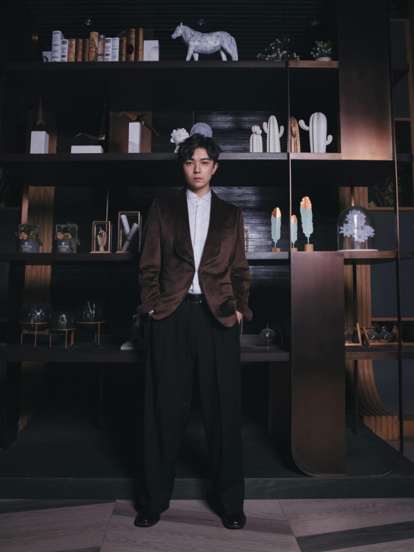 陳庭欣分手後生活被指打回原形！搬回500呎蝸居 驚傳被呢位《東張》男神力追？