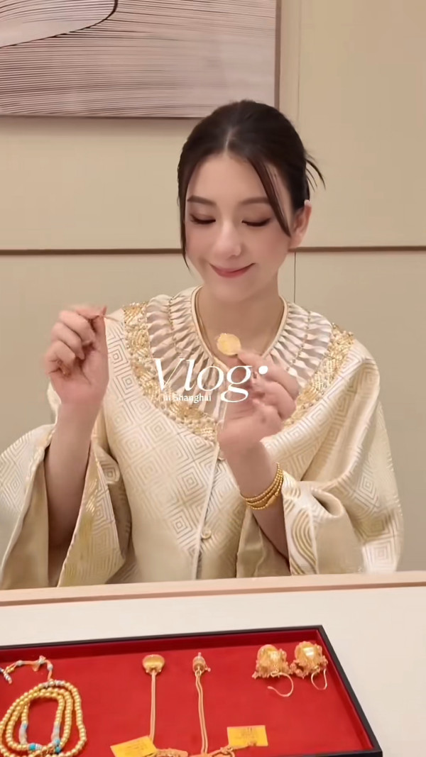 方媛拎20萬Hermès狂掃百萬金飾快狠準 買金唔睇價錢震撼網民：好似我去街市咁