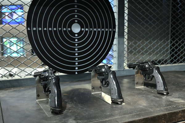 油蔴地警署展覽開幕！沉浸式重溫港產警匪片《無間道》、方中SIR等經典角色