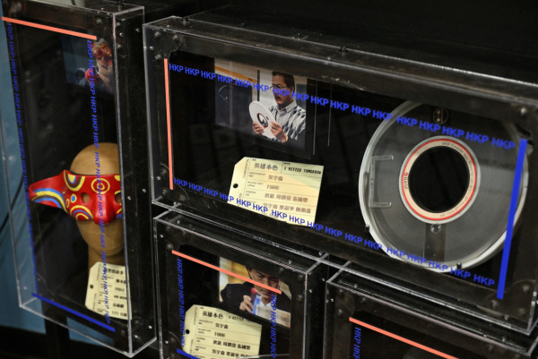 油蔴地警署展覽開幕！沉浸式重溫港產警匪片《無間道》、方中SIR等經典角色