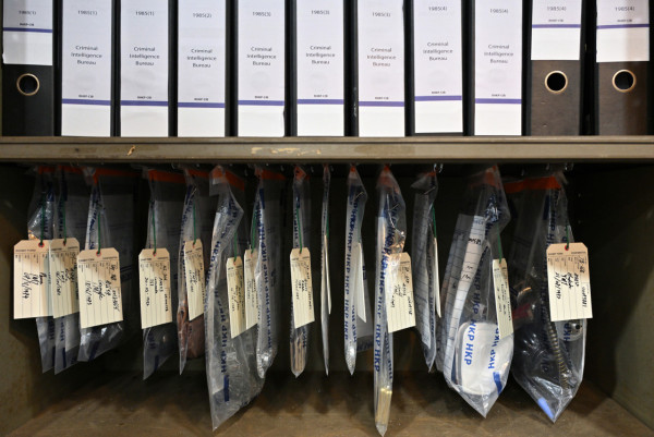 油蔴地警署展覽開幕！沉浸式重溫港產警匪片《無間道》、方中SIR等經典角色