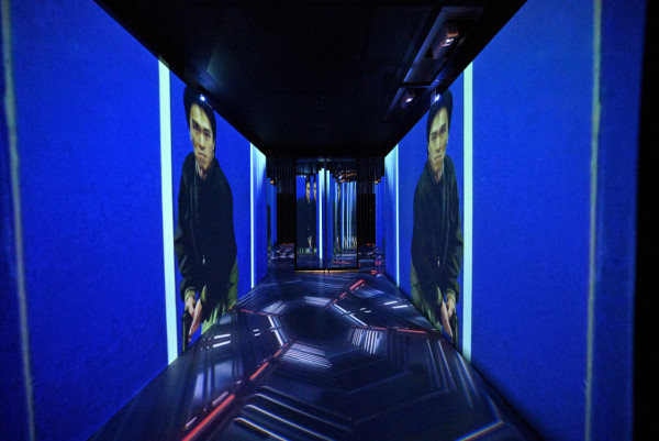 油蔴地警署展覽開幕！沉浸式重溫港產警匪片《無間道》、方中SIR等經典角色