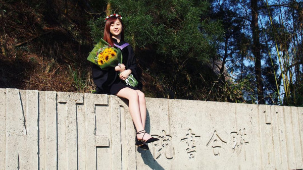 TVB最佳女新人倪嘉雯中大畢業照曝光！青澀容貌震撼網民：咁樣先係國民初戀