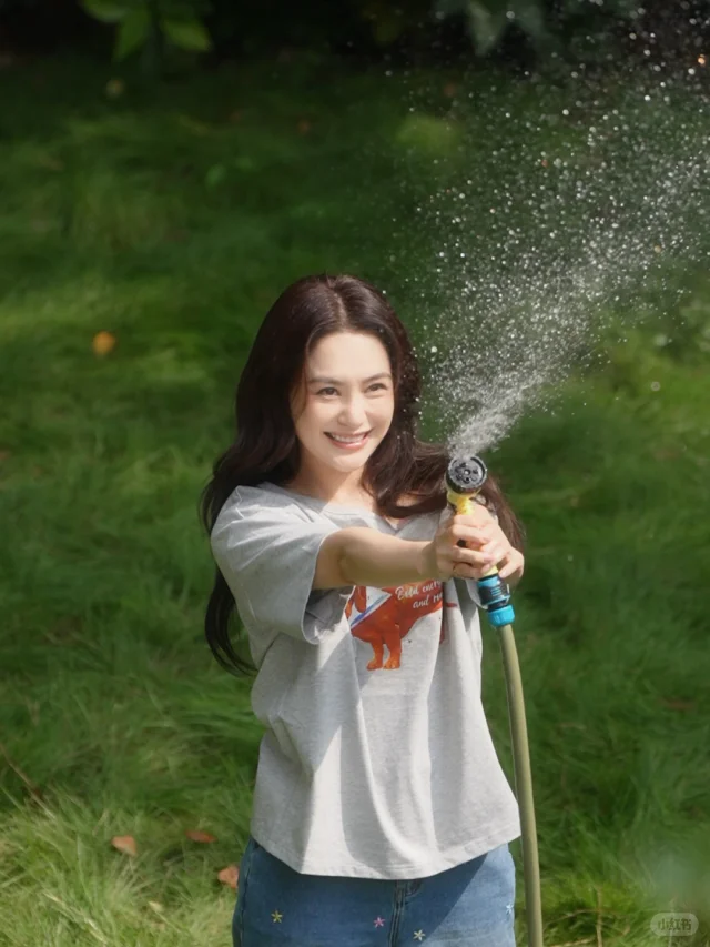 44歲阿嬌鍾欣潼無濾鏡生圖驚艷全網！零瑕疵神顏完勝精修圖獲讚「真人靚100倍」