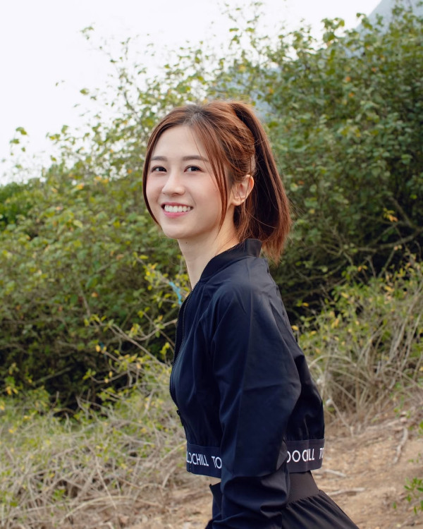 TVB最佳女新人倪嘉雯中大畢業照曝光！青澀容貌震撼網民：咁樣先係國民初戀