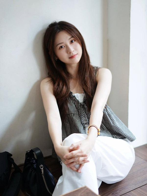 TVB最佳女新人倪嘉雯中大畢業照曝光！青澀容貌震撼網民：咁樣先係國民初戀