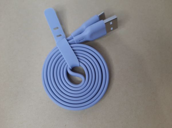 平替MUJI！3COINS電線收納包被搶瘋！尿袋火牛秒整齊電線不再打結 