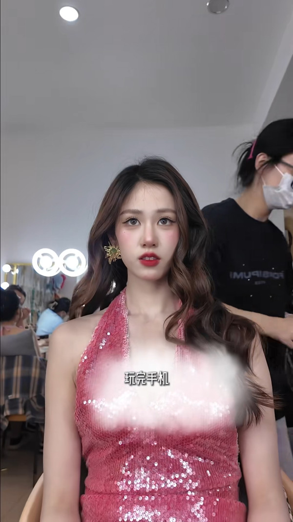 前港姐季軍性感解放黑T-back現形極大膽 透視效果驚見洩春光震撼眼球