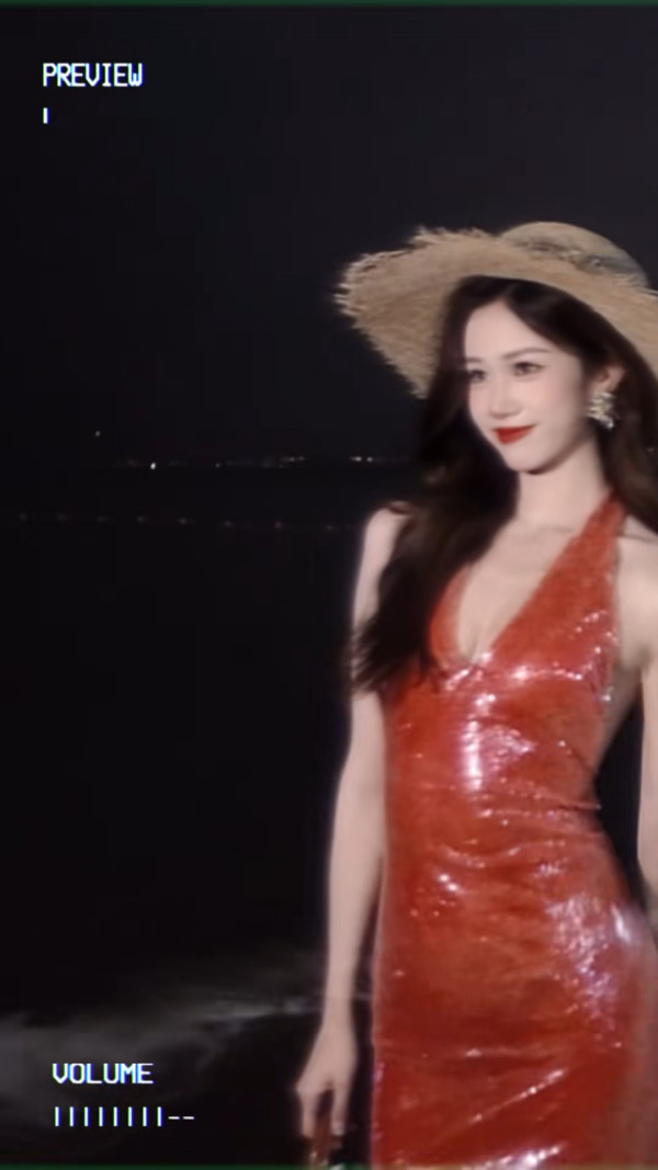 前港姐季軍性感解放黑T-back現形極大膽 透視效果驚見洩春光震撼眼球