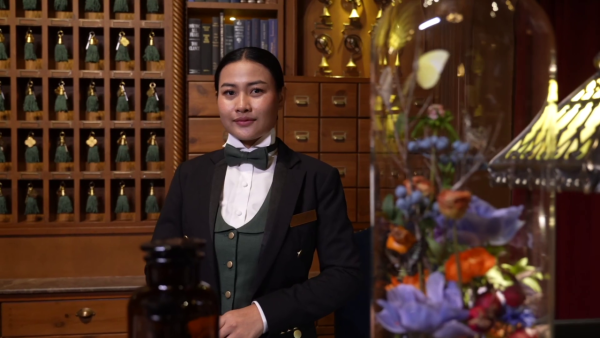 波波遊泰國低胸性感被教堂拒諸門外！著成「咁樣」被胡慧沖指正：唔太適合入去