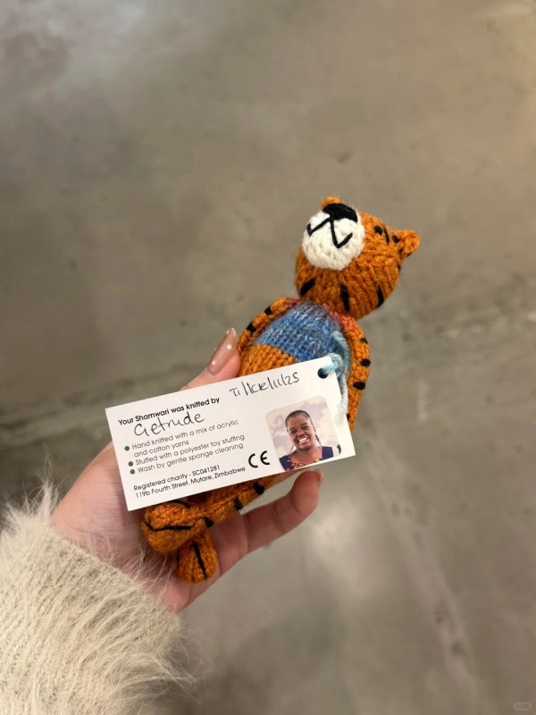 動漫界傳奇「熊吉」在港落網？LOG-ON現身爆紅公仔「熊吉被逮捕」 還原經典被捕場面！