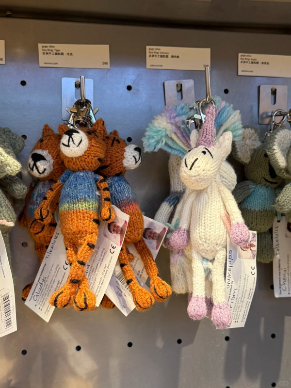 Slowood公仔$98遭瘋搶！遊客掃貨揭「淚崩」細節：每隻都有出世紙