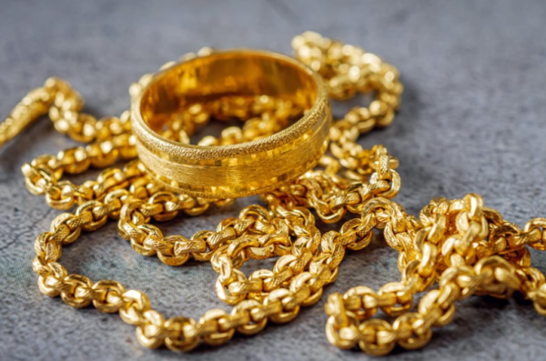 公屋戶過年小心！收利是存入銀行隨時被收樓？2026房署審查紅線曝光　做漏一步恐坐監