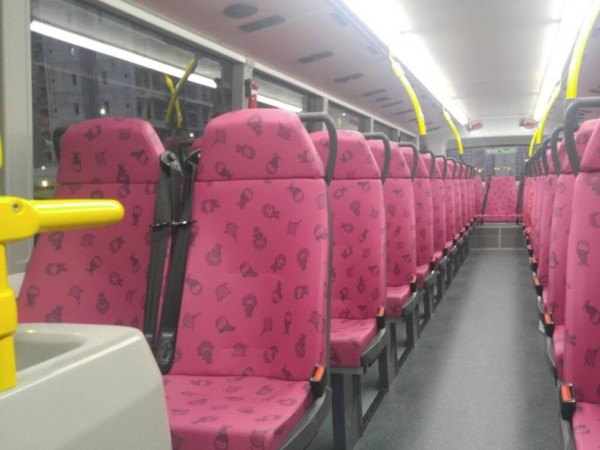 的士「手機陣」末日殺到 的士司機早有後著？熱傳訂製改裝「分屏神器」博過骨