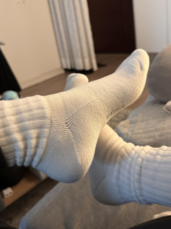 UNIQLO「保暖神襪」$39爆紅！網民用生命推薦：暖到似踩毛毯　暖過開暖爐