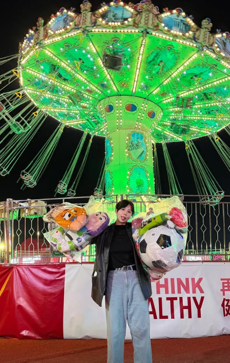 楊偲泳罕有高調放閃晒張振朗合照洩蜜 嘉年華贏盡4袋公仔私下互動甜到漏