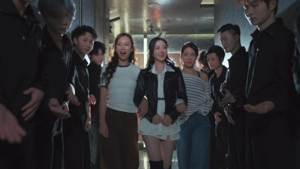 尋歡作樂的姐姐丨何沛珈林凱恩歎小鮮肉按摩師 何依婷背夫享五名猛男「十手按摩」