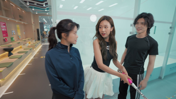 尋歡作樂的姐姐丨何沛珈林凱恩歎小鮮肉按摩師 何依婷背夫享五名猛男「十手按摩」