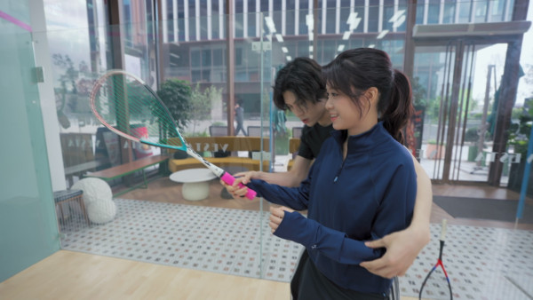 尋歡作樂的姐姐丨何沛珈林凱恩歎小鮮肉按摩師 何依婷背夫享五名猛男「十手按摩」