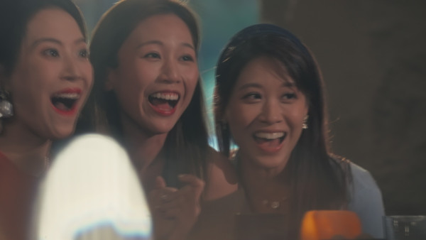 尋歡作樂的姐姐丨林凱恩遭爆肌男單手舉起瘋狂尖叫 何沛珈體驗「動態公主抱」嚇到Body見紅！