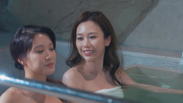 尋歡作樂的姐姐丨林凱恩僅包毛巾露香肩浸浴 何沛珈試「冷療機」攝氏-100度超低溫