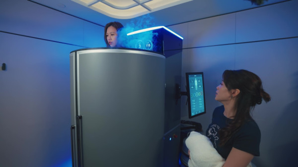 尋歡作樂的姐姐丨林凱恩僅包毛巾露香肩浸浴 何沛珈試「冷療機」攝氏-100度超低溫