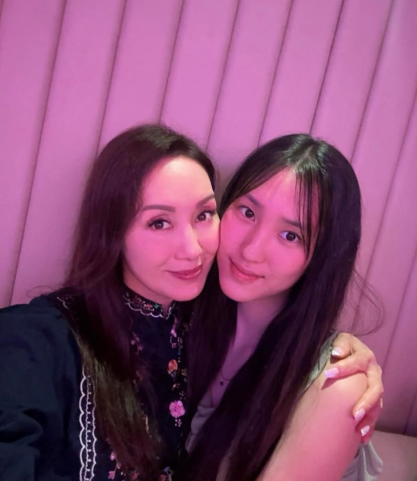 郭可盈愛女16歲生日收巨型鑽戒水晶皇冠 奢華排場似名媛派對震撼網民