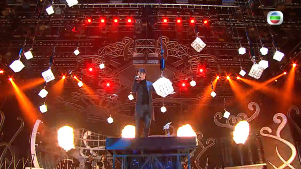 許廷鏗慶功宴發火怒掟電話「車」向同事！首揭「被解約」殘酷真相 一原因被前公司狠飛