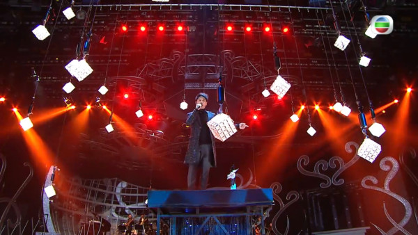 許廷鏗慶功宴發火怒掟電話「車」向同事！首揭「被解約」殘酷真相 一原因被前公司狠飛