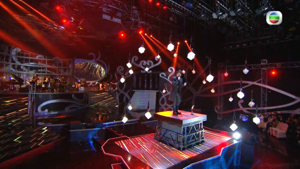 許廷鏗慶功宴發火怒掟電話「車」向同事！首揭「被解約」殘酷真相 一原因被前公司狠飛