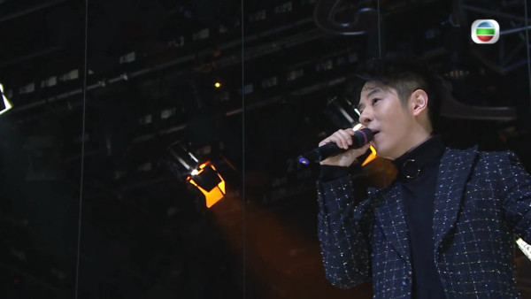 許廷鏗慶功宴發火怒掟電話「車」向同事！首揭「被解約」殘酷真相 一原因被前公司狠飛