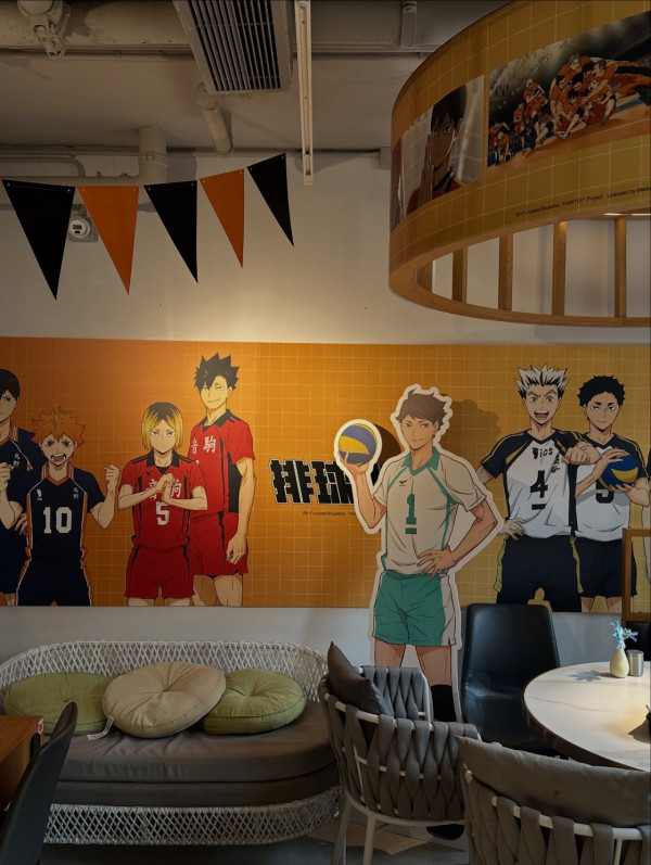 《排球少年!!》主題Cafe登陸尖沙咀！沉浸式打卡位/必試5大高校主題餐點