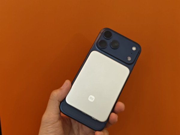 iPhone 17 最佳拍檔竟是小米？$329 小米纖薄磁吸行動電源上手玩 磁吸尿袋：薄過部手機