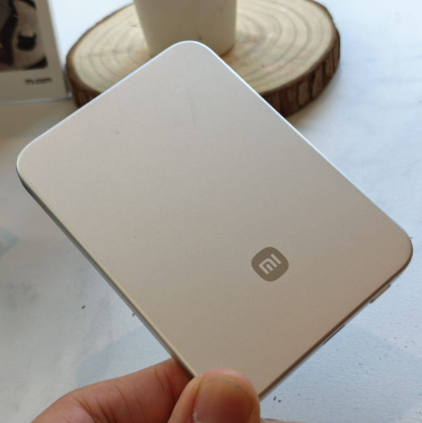 iPhone 17 最佳拍檔竟是小米？$329 小米纖薄磁吸行動電源上手玩 磁吸尿袋：薄過部手機