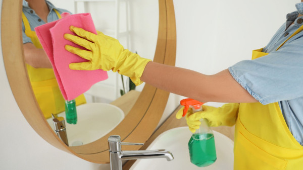 新年大掃除必備！網民熱推日本$29「超強噴霧」一噴即溶：陳年油漬/浴室頑垢全消失　獲封平靚正之霸（附地址）