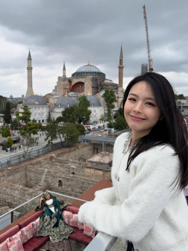 TVB新聞女神林婷婷結婚！老公身份曝光同為主播！低胸婚紗出嫁晒婚照：餘生請多多指教