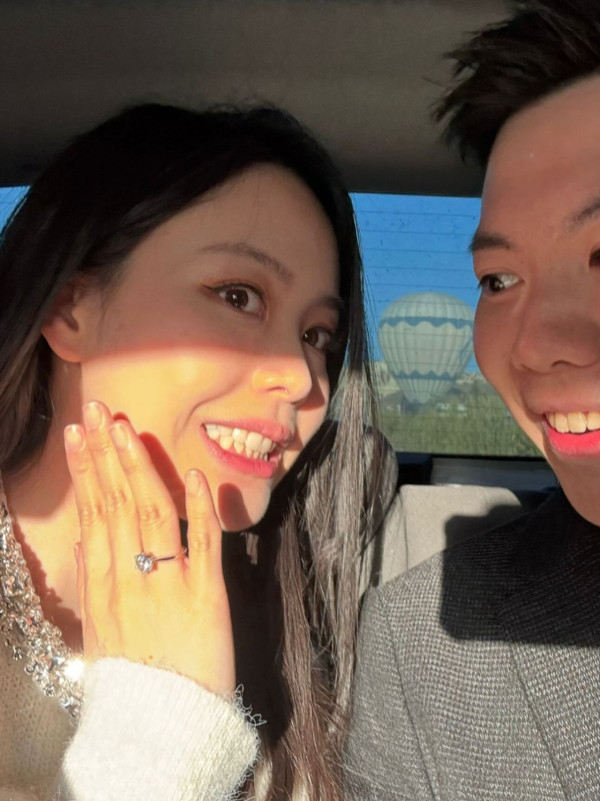 TVB新聞女神林婷婷結婚！老公身份曝光同為主播！低胸婚紗出嫁晒婚照：餘生請多多指教