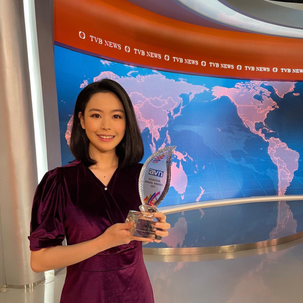 TVB新聞女神林婷婷結婚！老公身份曝光同為主播！低胸婚紗出嫁晒婚照：餘生請多多指教