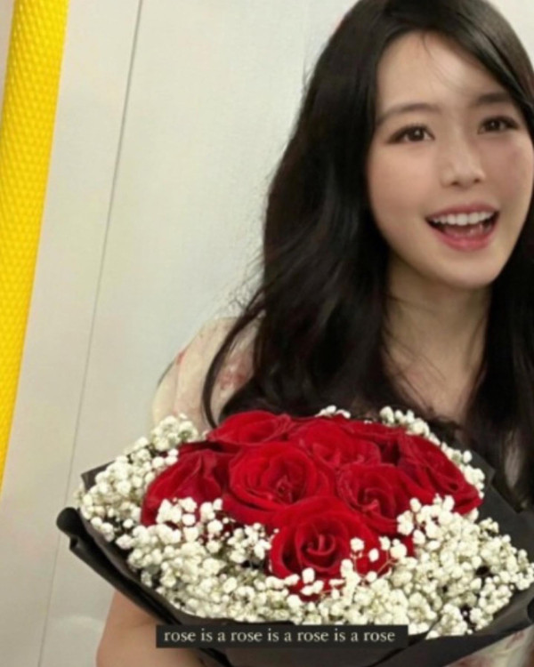 TVB新聞女神林婷婷結婚！老公身份曝光同為主播！低胸婚紗出嫁晒婚照：餘生請多多指教