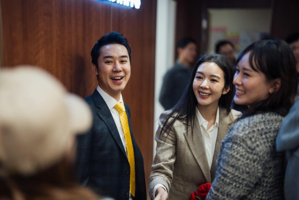 麥明詩哥哥榮升養和醫院整形外科醫生 一家總動員撐場！全家都係人生勝利組