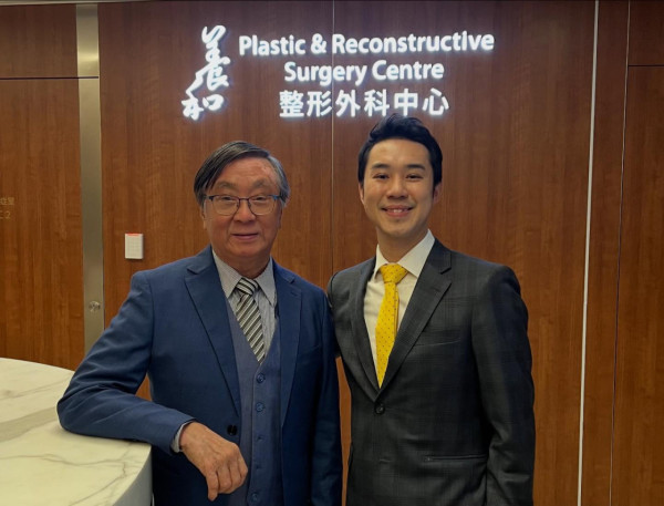 麥明詩哥哥榮升養和醫院整形外科醫生 一家總動員撐場！全家都係人生勝利組