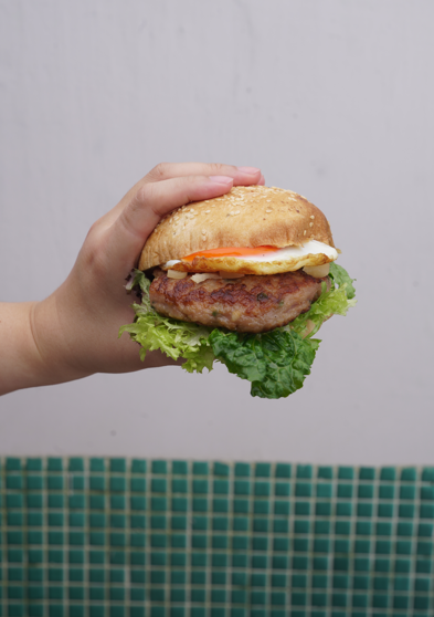 觀塘手工漢堡店首創梅菜扣肉漢堡  4款創新港式口味登場／新年限定優惠