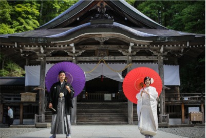 日本打卡景點被玩爛！長野戶隱神社怒封山：遊客隨處便溺、亂棄冰爪、絕景淪流動廁所 