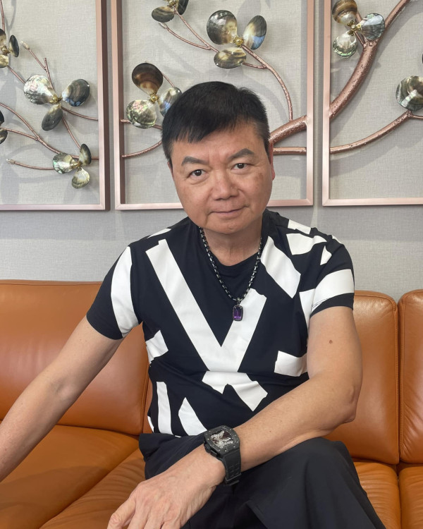 艾威被批太快走出喪妻陰霾捱轟「無情」 罕有反擊網民:要我傷痛幾耐先有權開心