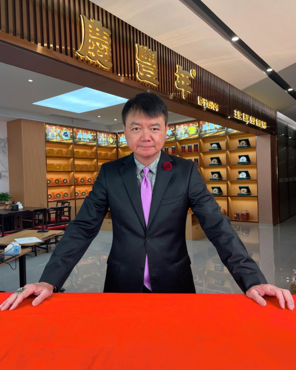 艾威被批太快走出喪妻陰霾捱轟「無情」 罕有反擊網民:要我傷痛幾耐先有權開心