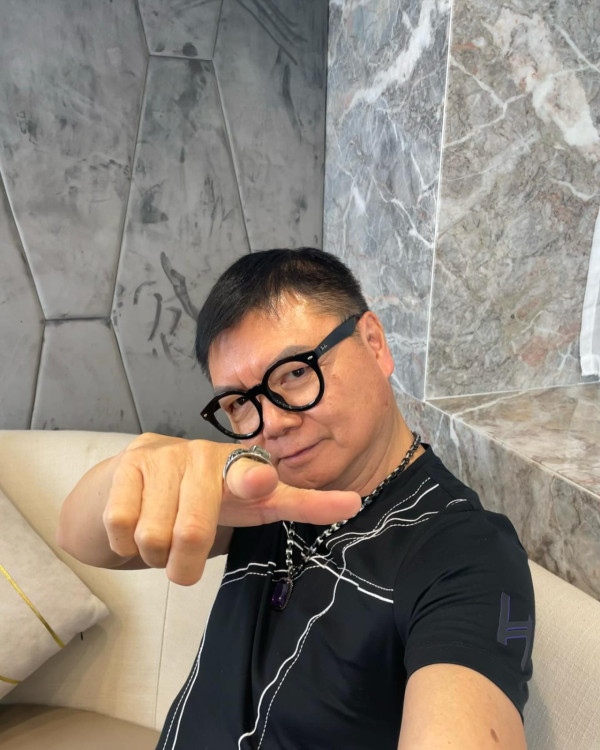 艾威被批太快走出喪妻陰霾捱轟「無情」 罕有反擊網民:要我傷痛幾耐先有權開心