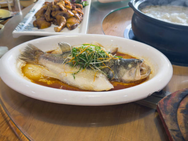 經常放連環屁恐是大腸癌先兆？醫生揭腫瘤塞腸恐怖真相：長時間無屁放更危險！