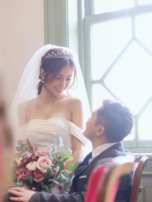 再有女神級新聞主播結婚封盤！婚禮現場曝光低胸婚紗盡展好身材！3對龍鳳鈪閃爆出嫁