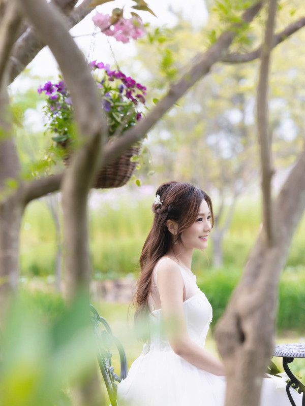 再有女神級新聞主播結婚封盤！婚禮現場曝光低胸婚紗盡展好身材！3對龍鳳鈪閃爆出嫁