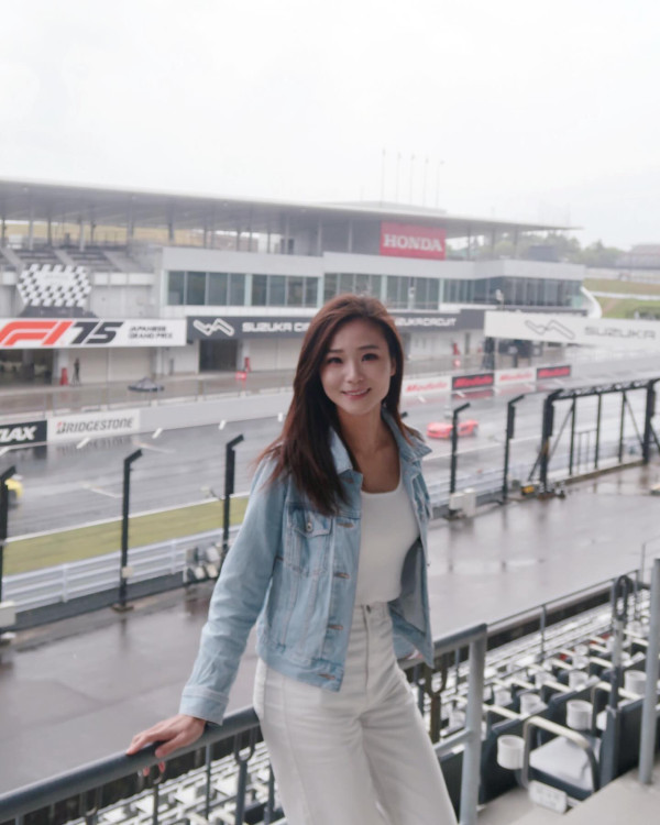 再有女神級新聞主播結婚封盤！婚禮現場曝光低胸婚紗盡展好身材！3對龍鳳鈪閃爆出嫁